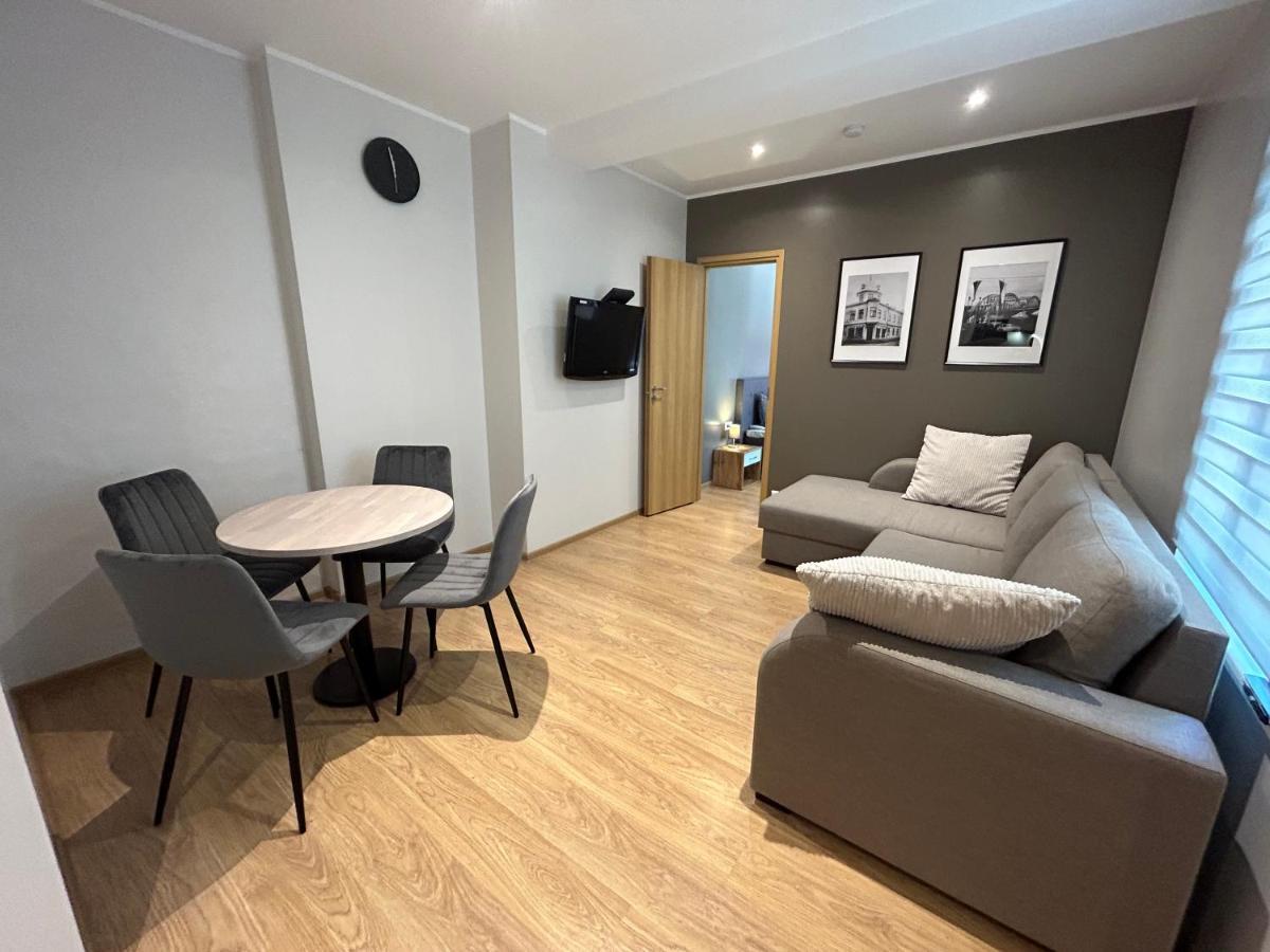 Apartamento Jon's 2 *