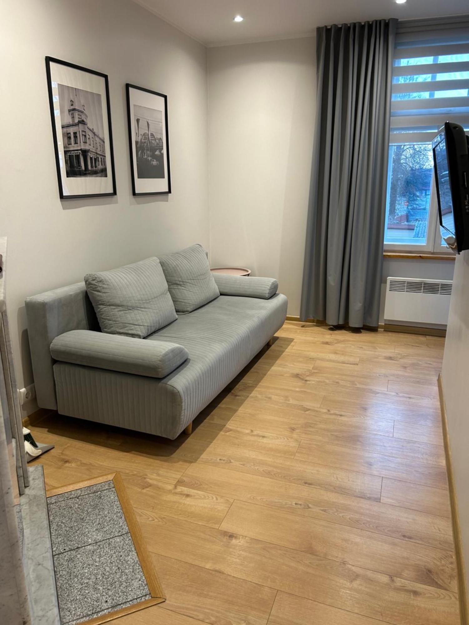 Jon's 2 Apartment *